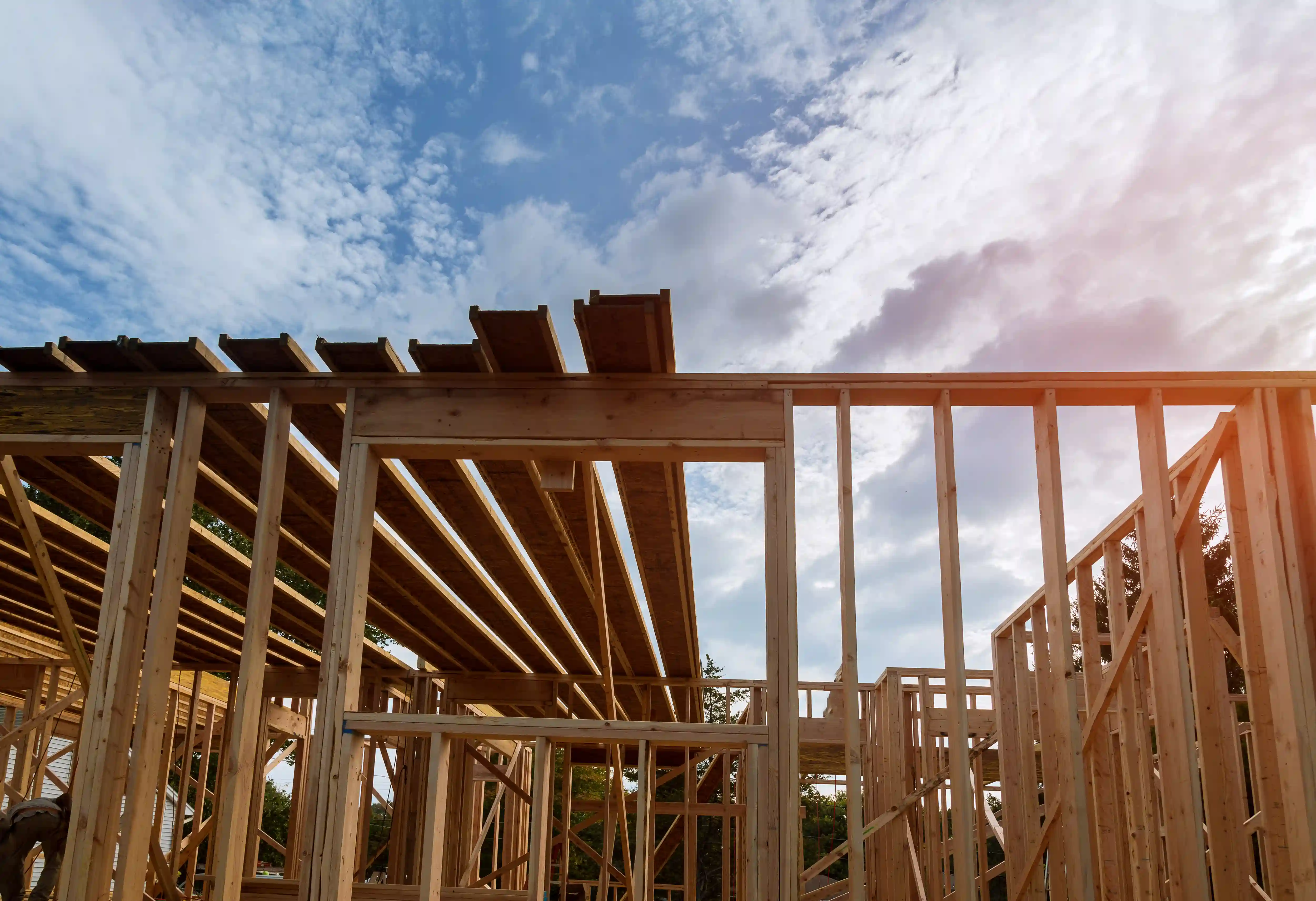 Professional framing contractors in San Diego installing structural framework