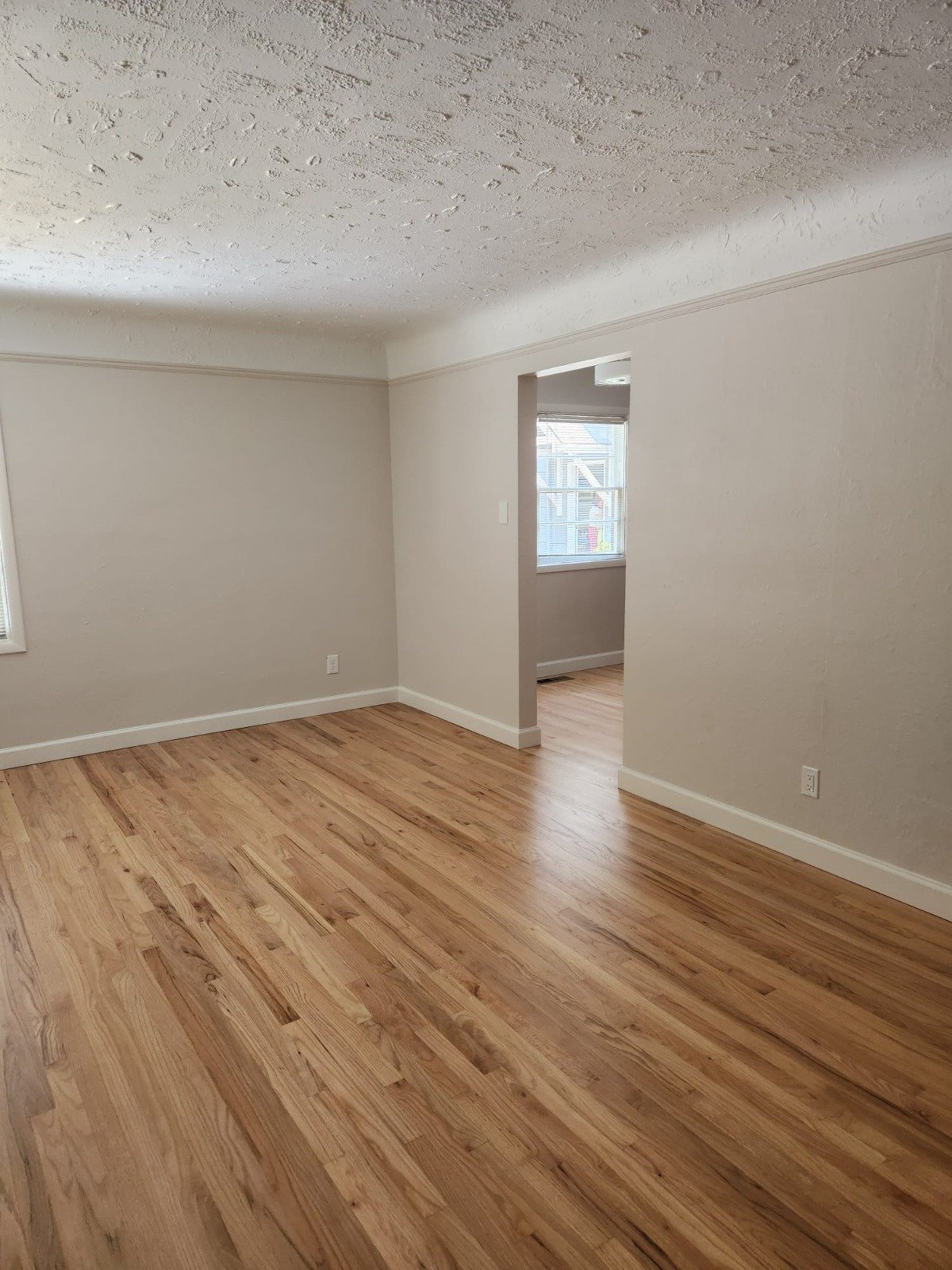 Custom wall textures and painting